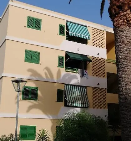 Happy Balcony Apartment